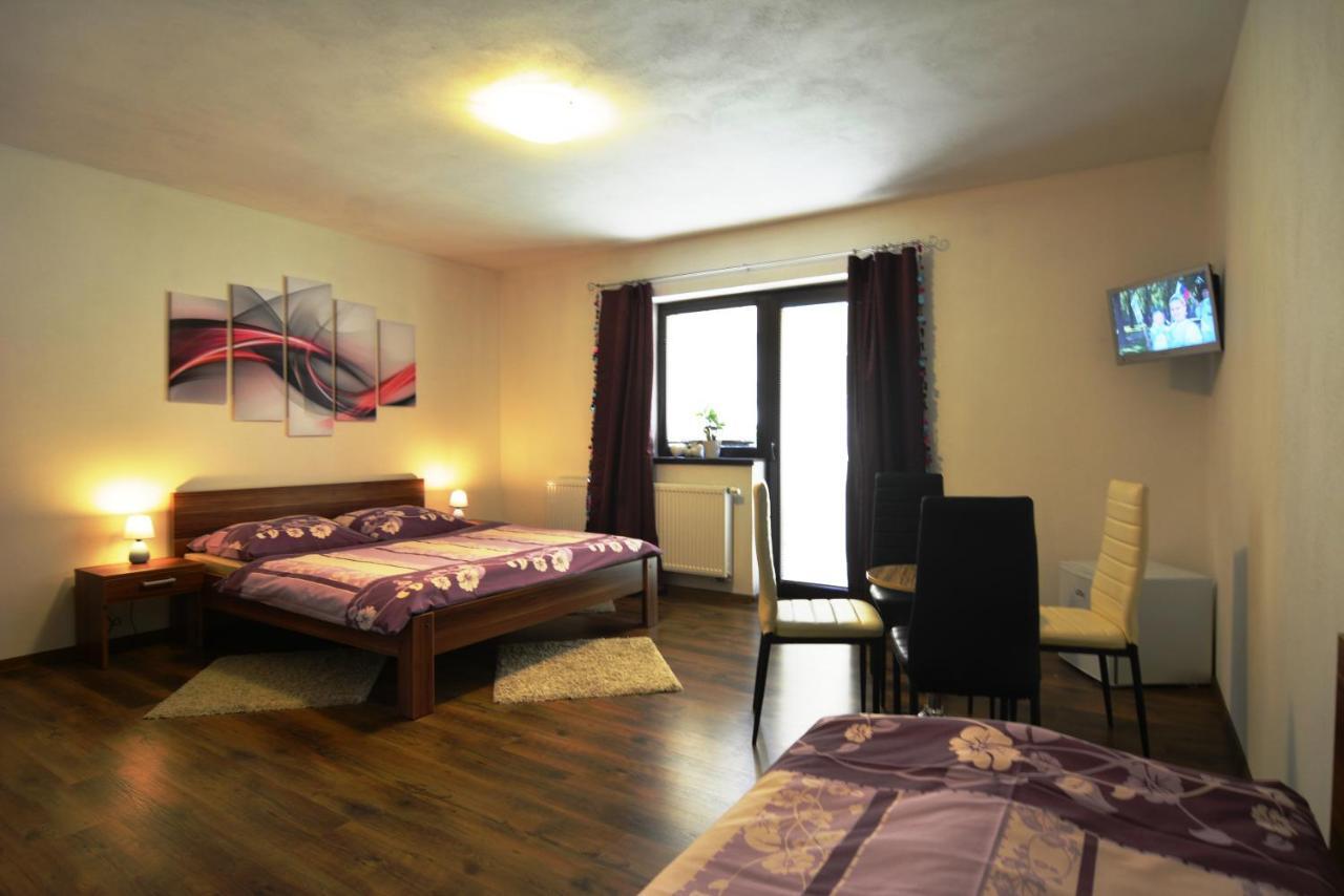 Villa Gold Nova Lesna Phòng bức ảnh